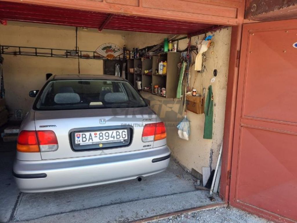 na predaj garáž toryská ul. vrakuňa