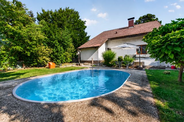 predaj 5 izb.dom, 317 m2, pozemok 600 m2, tomášov, bazén, garáž