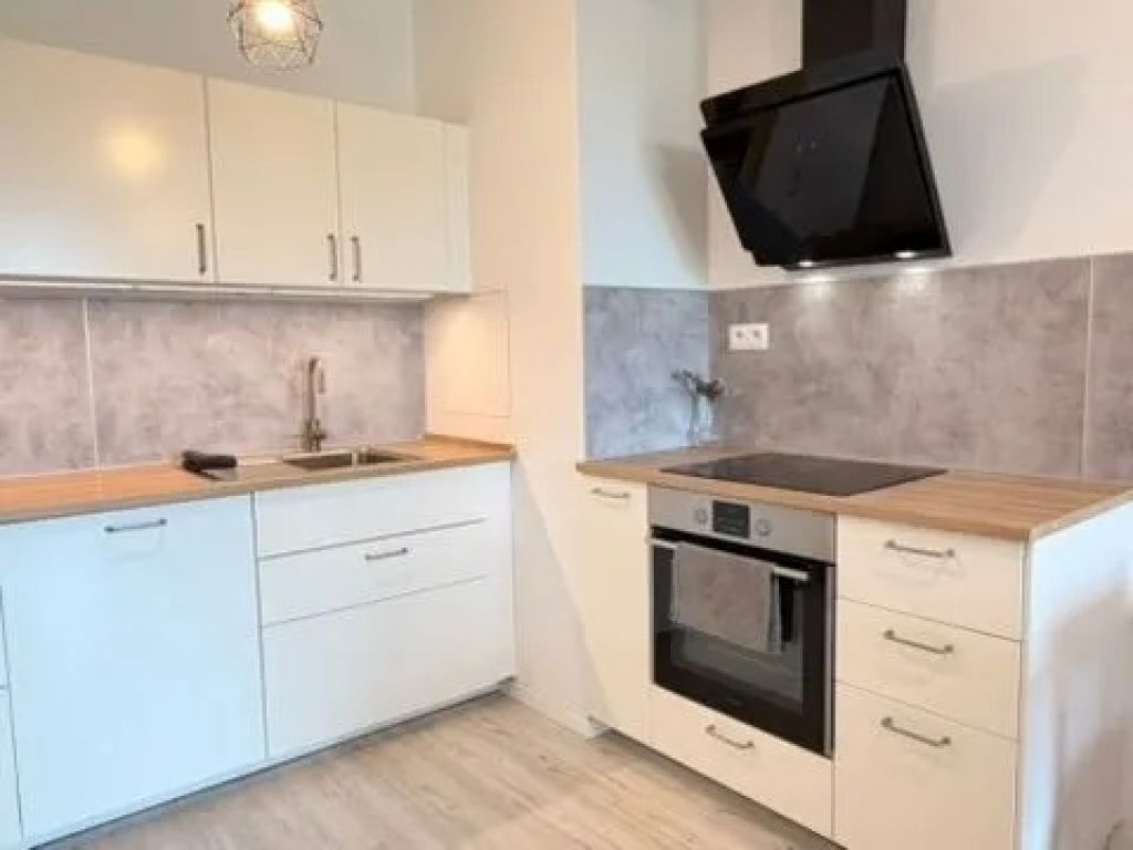 na prenájom moderný 2-izbový byt s garážovým státím slnečnice, petržalka p