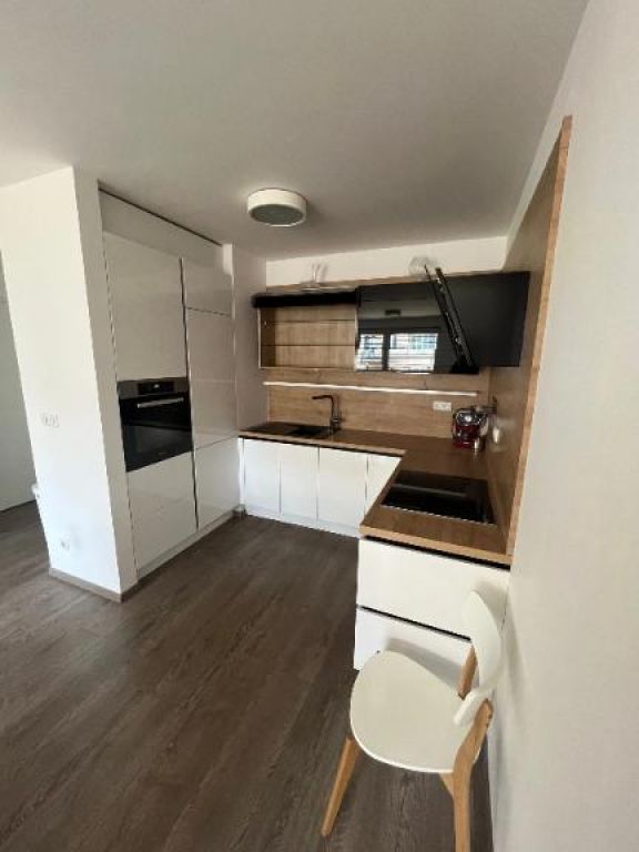 stein kompletne zariadený 2-izbový byt s klimatizáciou bratislava star