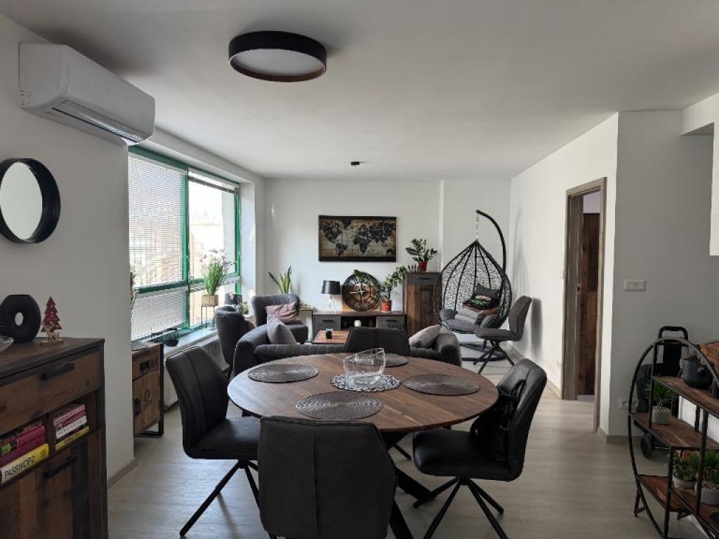 prenájom 2 izb. bytu - snp, ba i - staré mesto, 61 m2