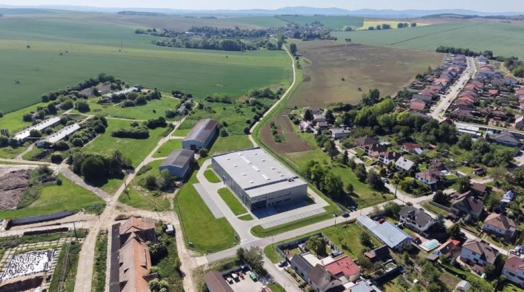 pnorf - pozemok pre výrobu, sklady a logistiku 7932 m², petrova ves