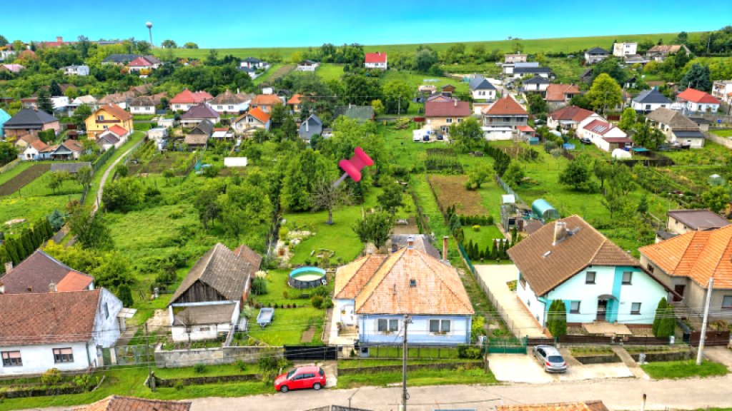 pnorf stavebný pozemok 452 m² šírka 28 m súkromný lesík sasinkovo
