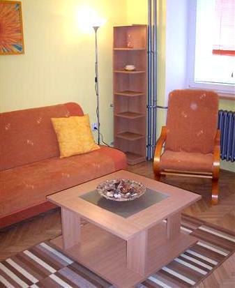 na prenájom 1 izbový byt, bratislava - staré mesto, špitálska 40,00