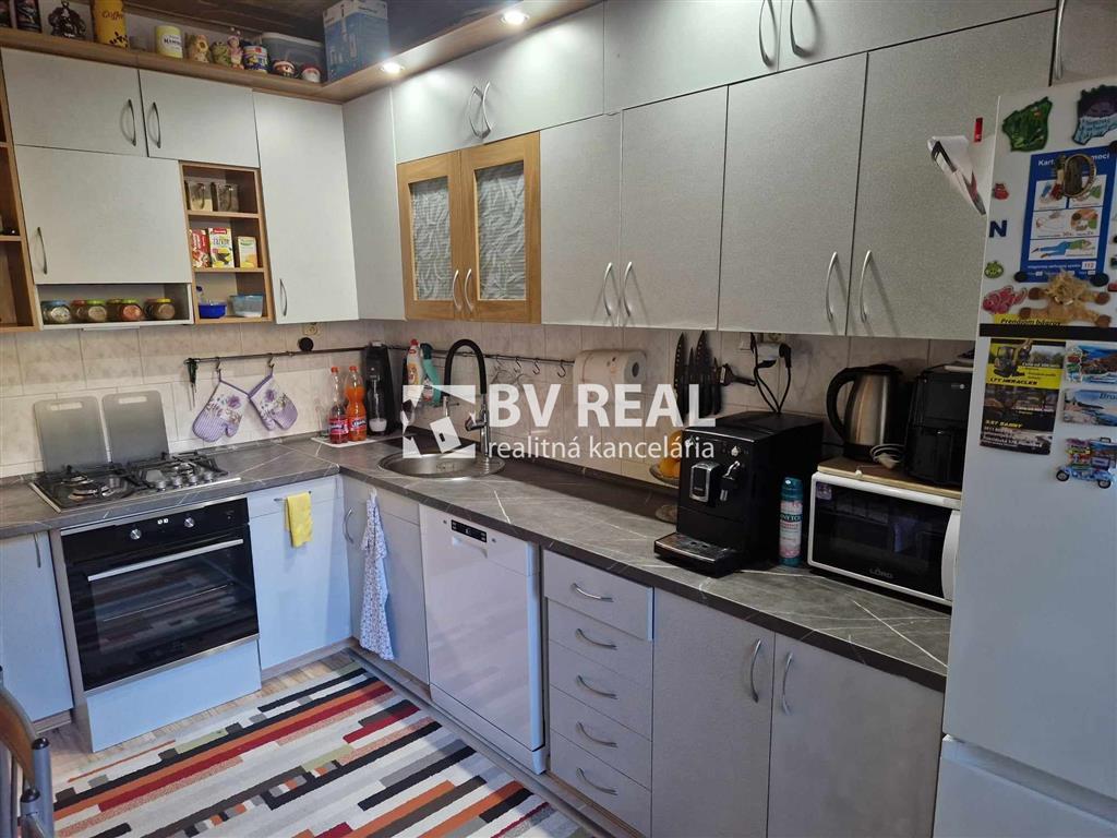 bv real na predaj 4 izbový byt handlová fm2176