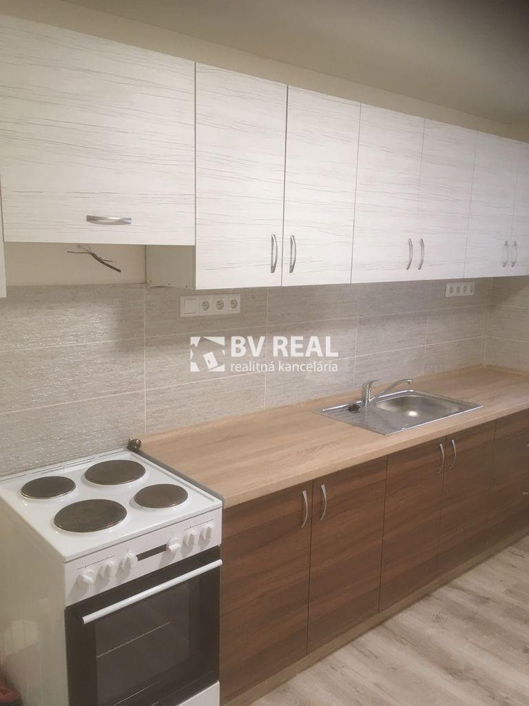 bv real na prenájom 2 izbový byt handlová fm2380