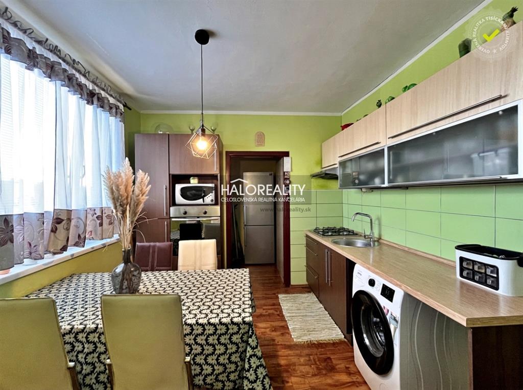 predaj, trojizbový byt levice, 72 m2, 3 izbykuchyňa, šatník, špajza