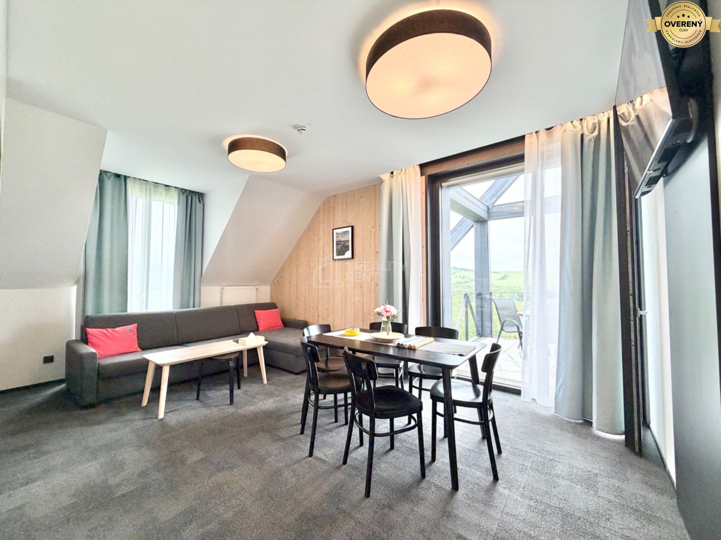 luxusný mezonetový apartmán s vírivkou v demänová village rezort