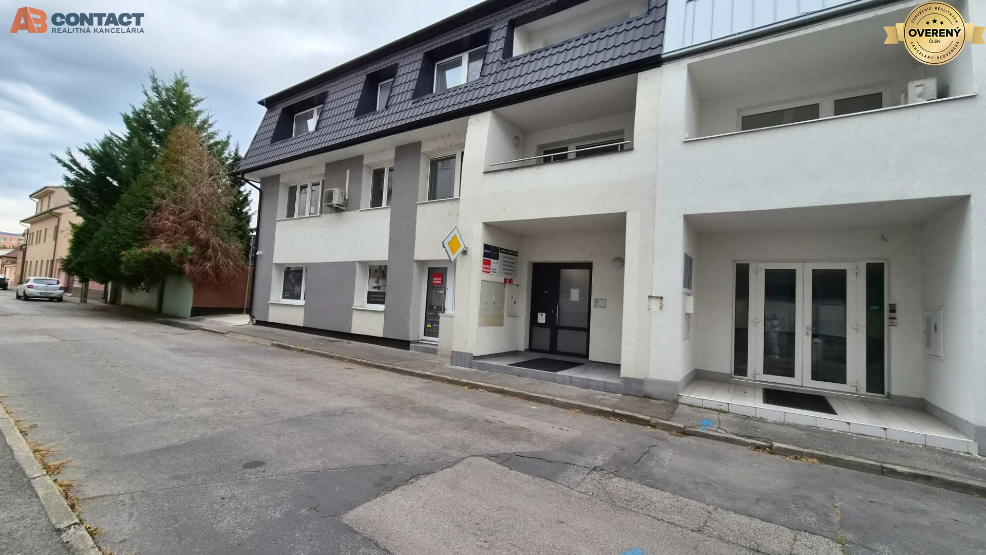 moderný dvojizbový byt s loggiou a vlastným parkovaním