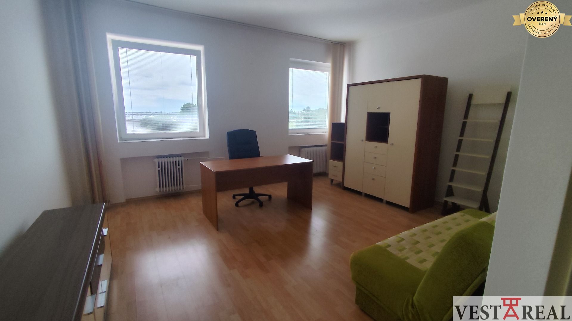 kancelária na prenájom v centre galanty 20,5m2 ul. zoltána kodálya
