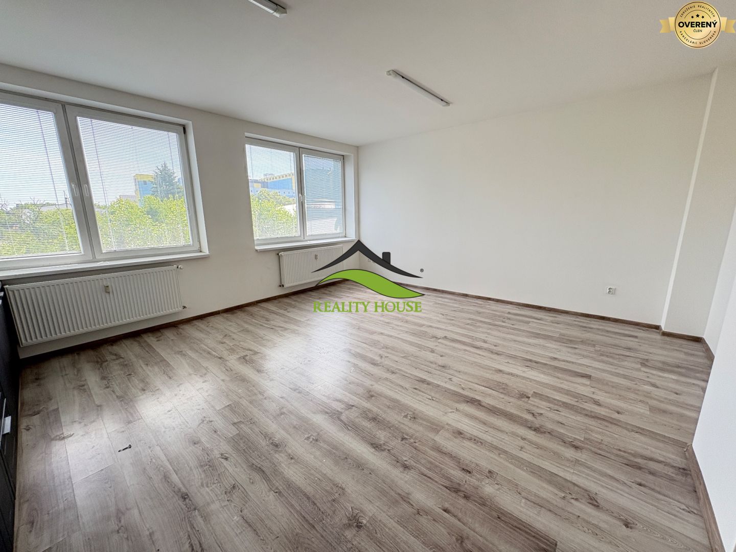 priestory na podnikanie - služby, masáže alebo administratíva