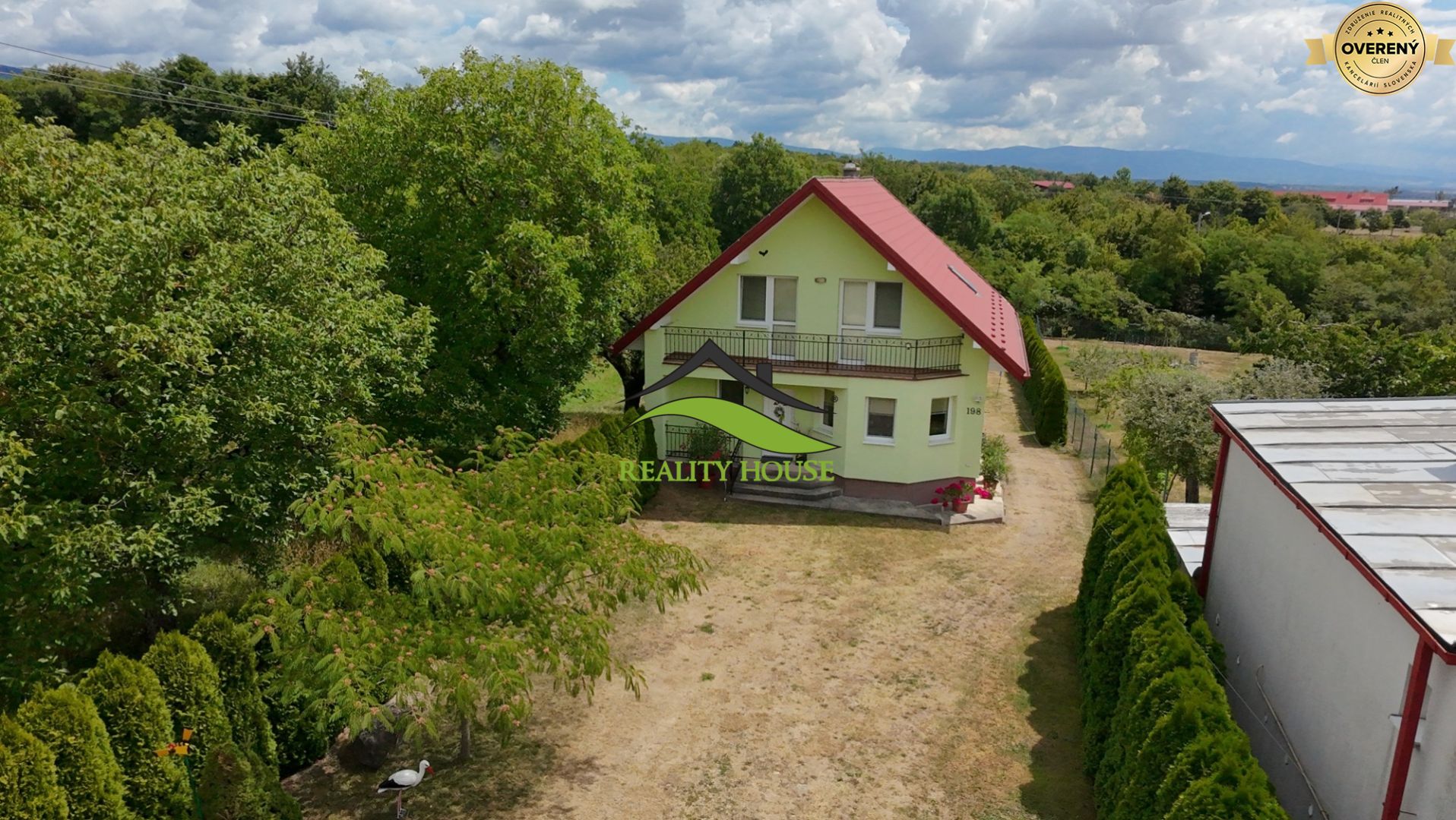 poschodový rodinný dom v obci klokočov okr. michalovce