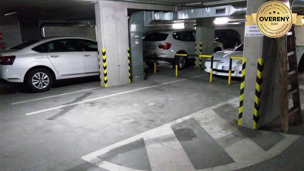 na prenájom parkovacie státie v parkovacom dome mraziarenská