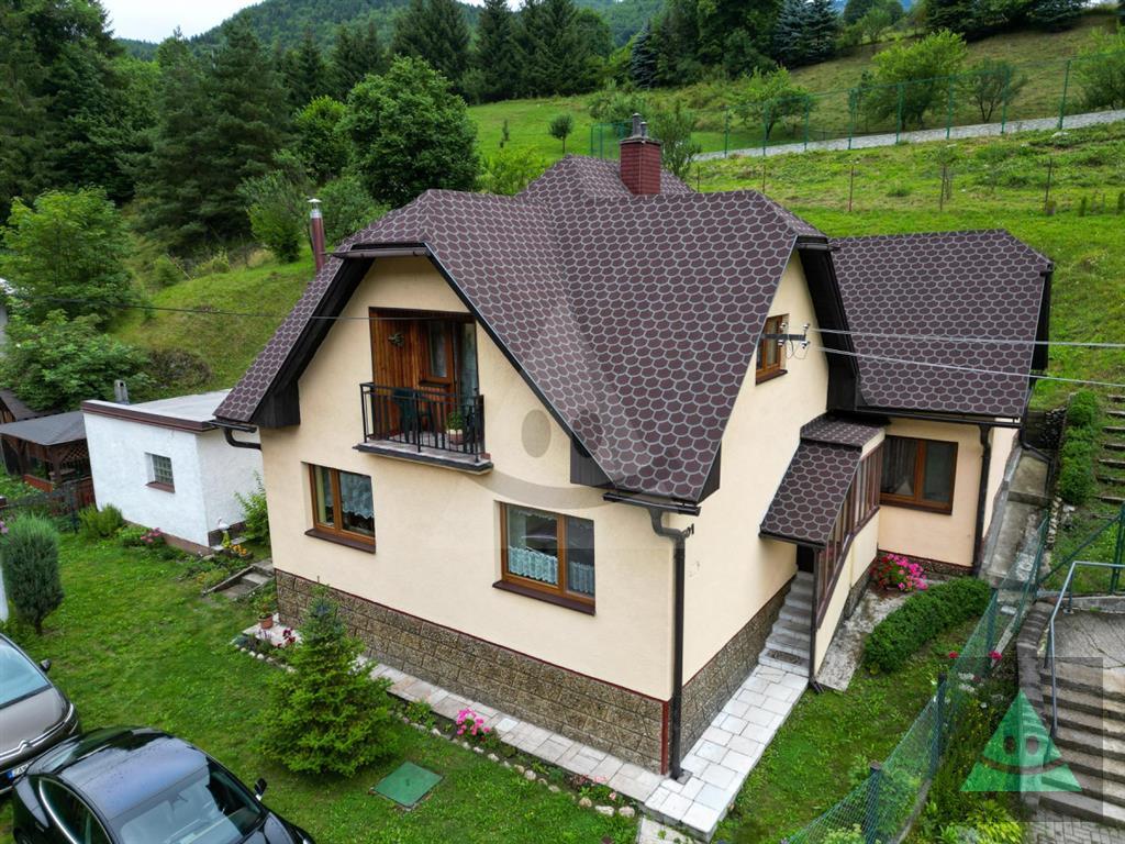 rodinný dom v centre obce 841 m2 liptovské revúce