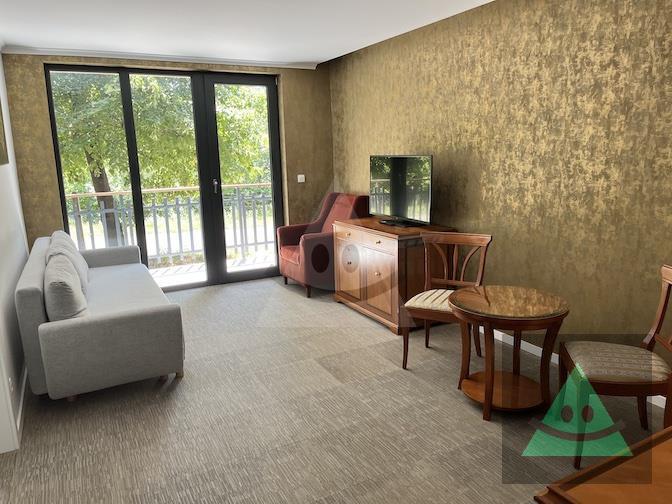 kompletne rekonštruovaný 2 izbový apartmán v patinciach na predaj
