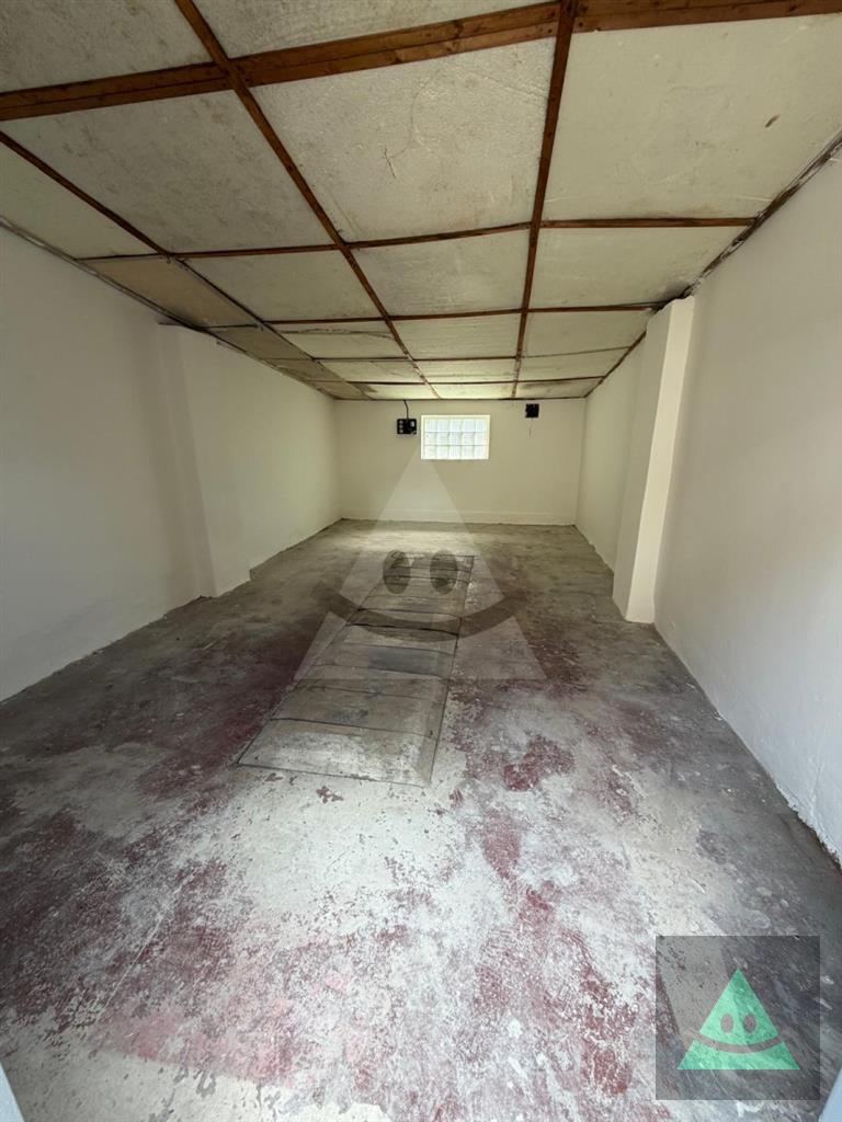 na predaj garáž pri centre mesta v komárne