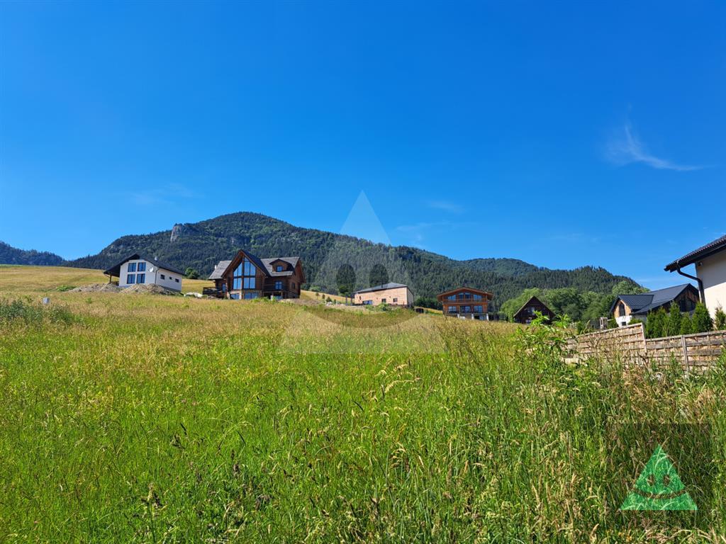 slnečný pozemok s panoramatickým výhľadom v malebnej obci ižipovce