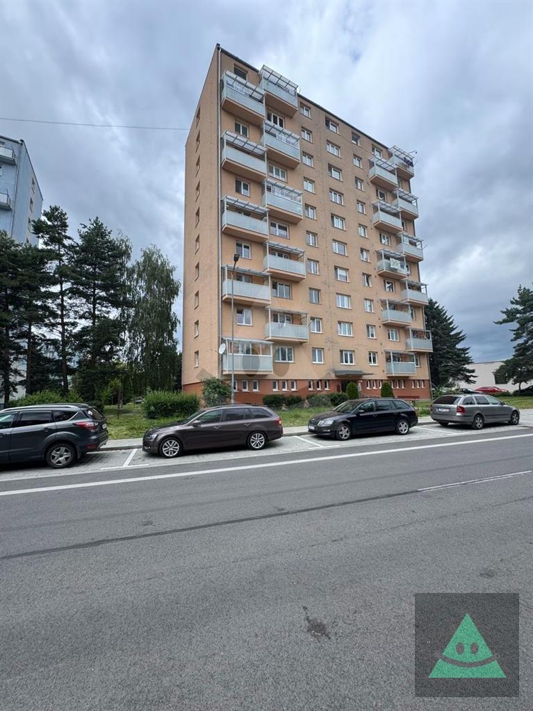 na predaj 3-izbový byt v pôvodnom stave, nábrežie dr. aurela stodolu, liptovský mikuláš
