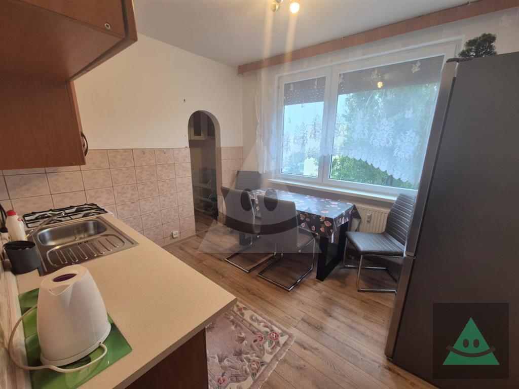 ponúkame na prenájom priestranný 1 izbový byt s balkónom v komárne
