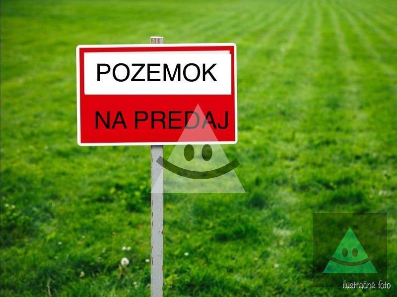 na predaj pozemok v hadovciach 893 m2