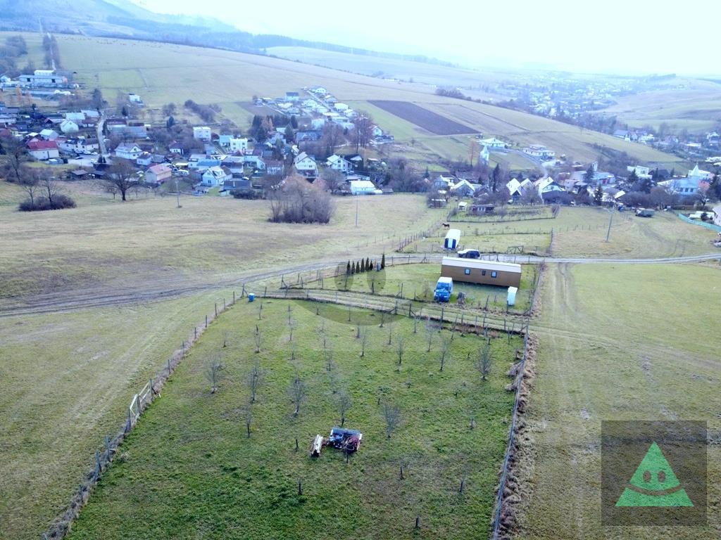 rekreačný pozemok na mobilný dom 1099 m2 poluvsie - rajecké teplice