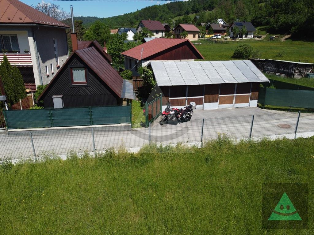 chatka s dvojgarážou a altánkom 246 m2 zborov nad bystricou