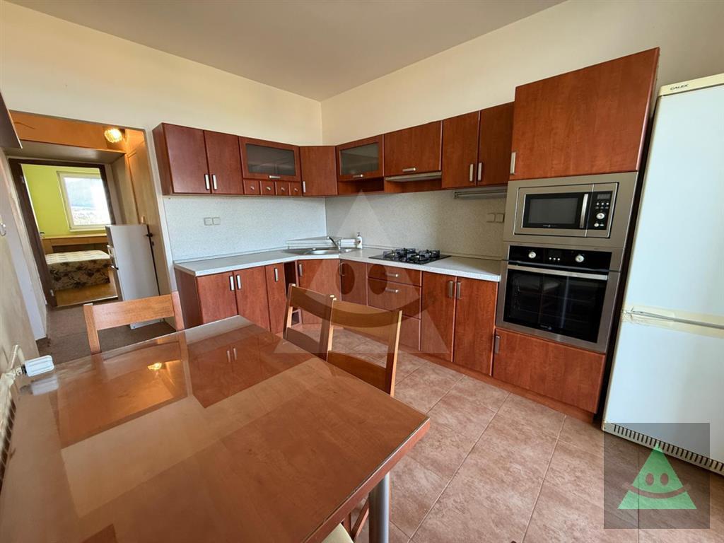3-izbový byt 70 m2 s pekným výhľadom dobšinského, prievidza