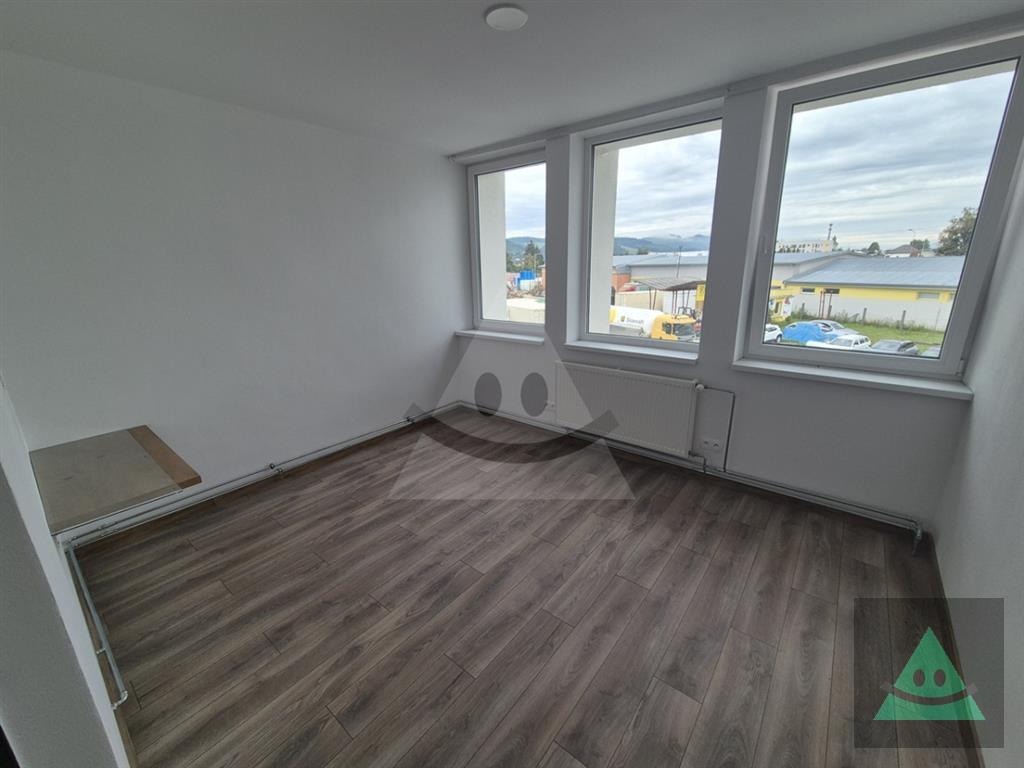 administratívny priestor 25 m2 - bytča