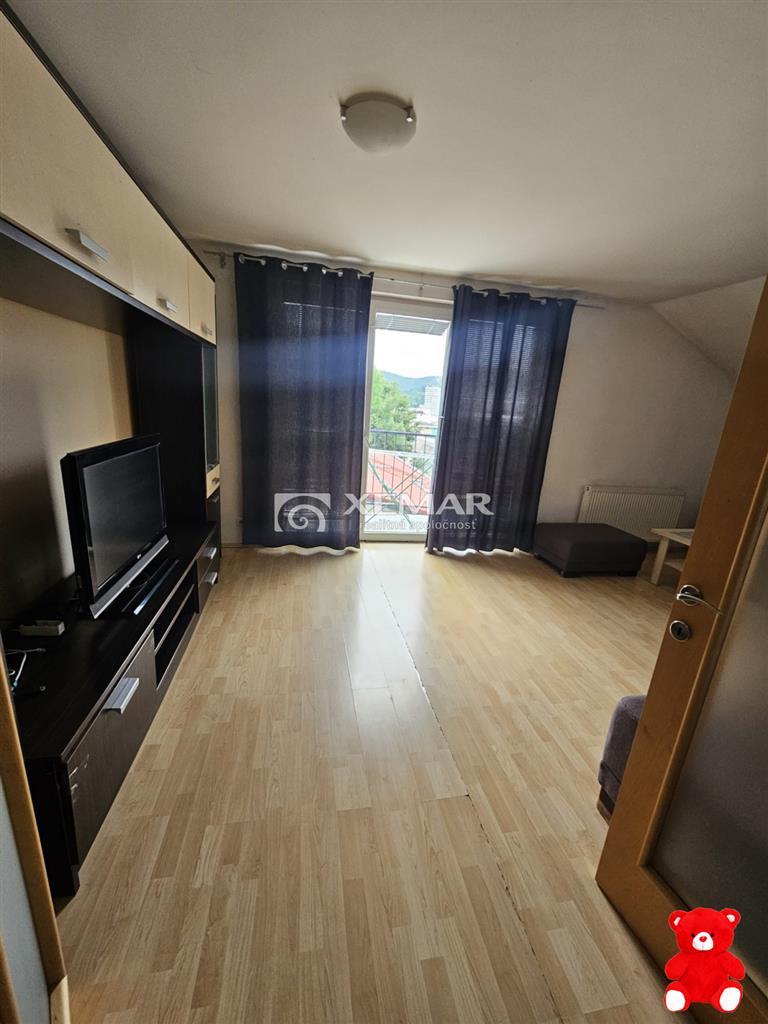 prenájom 3 izbový byt banská bystrica