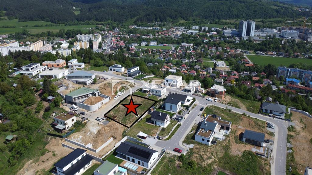 veľký, slnečný pozemok 1070 m2 s výhľadom banská bystrica prvosienková ul
