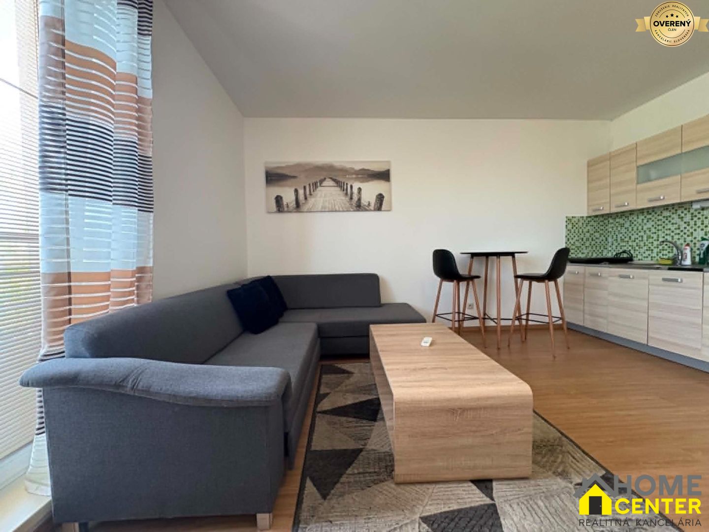rezervovaný 1 izbový byt apartmán s balkónom, ul.stredná, komárno