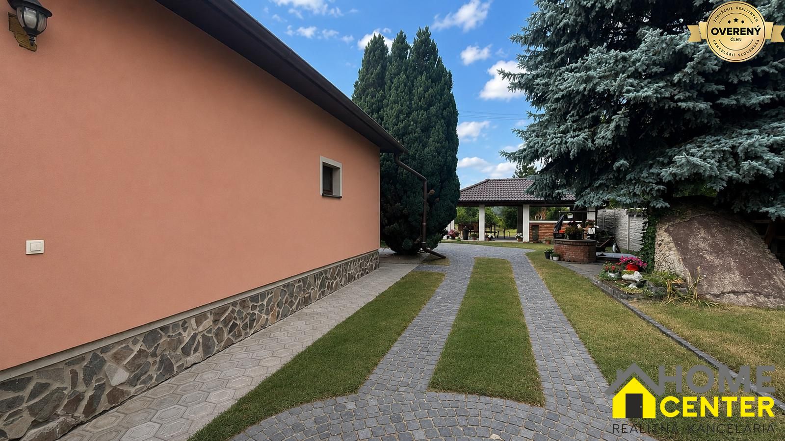exkluzívne na predaj dom v iži s veľkým pozemkom a súkromím