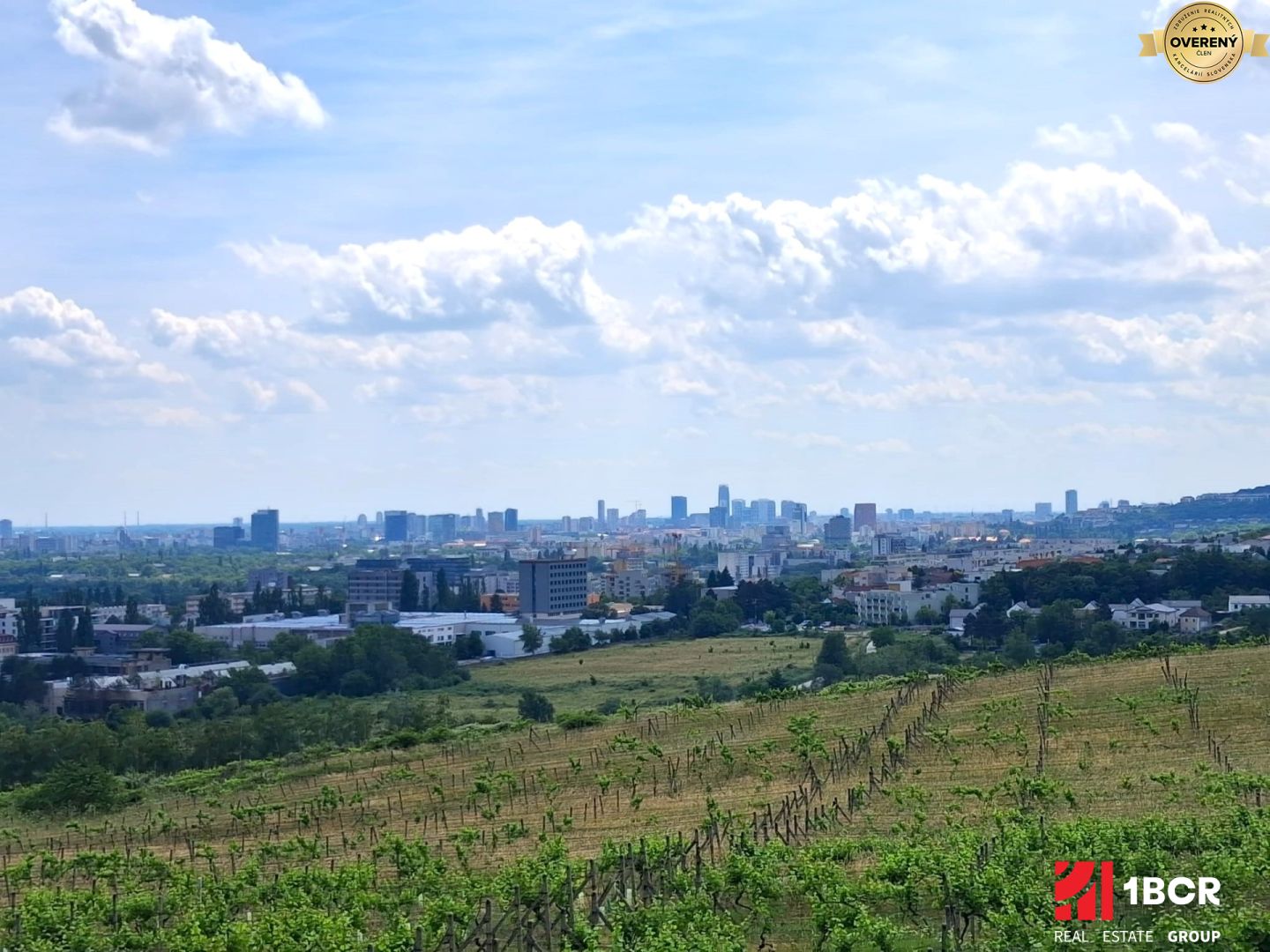 1.bcr vinica s výhľadom na mesto, rača