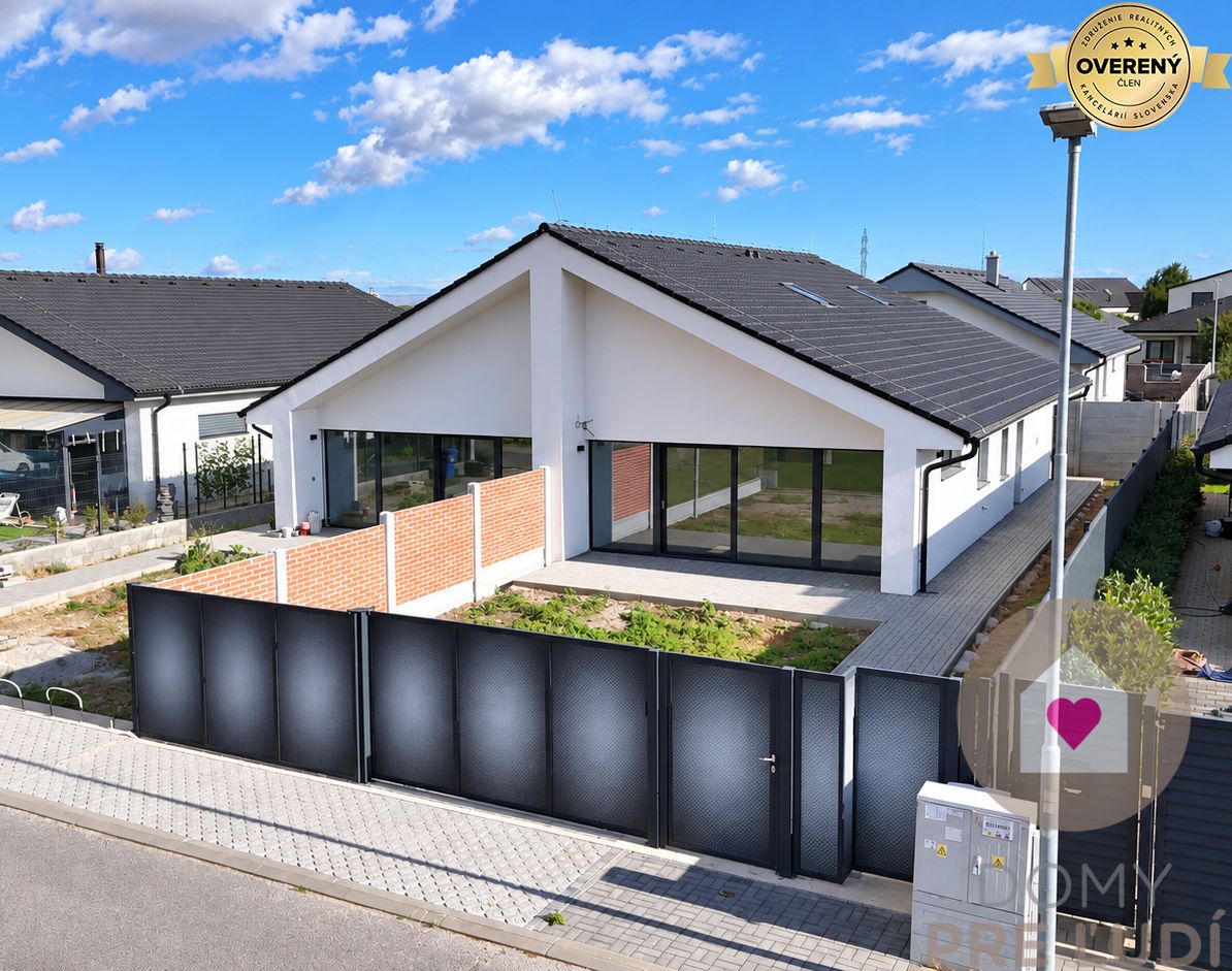 novostavba rodinného domu obytné podkrovie- úžitková plocha 136 m2
