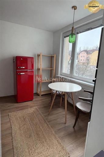 prenájom 1 izbový byt 40 m2 thk, lodžia