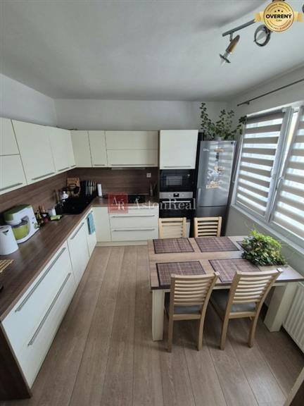 predaj priestranný 3 izbový byt 73m2 po rekonštrukcii banská bystrica