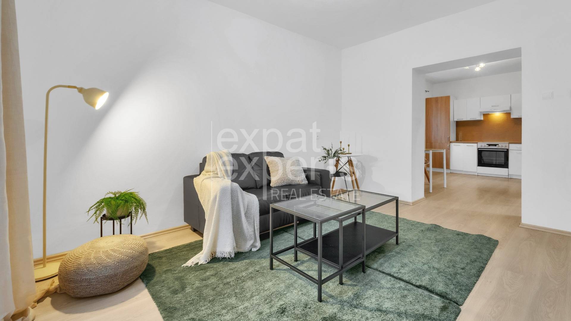 svetlý, príjemný 2i byt 52m2, kúpeľňa s oknom, 2x pivnica, nivy