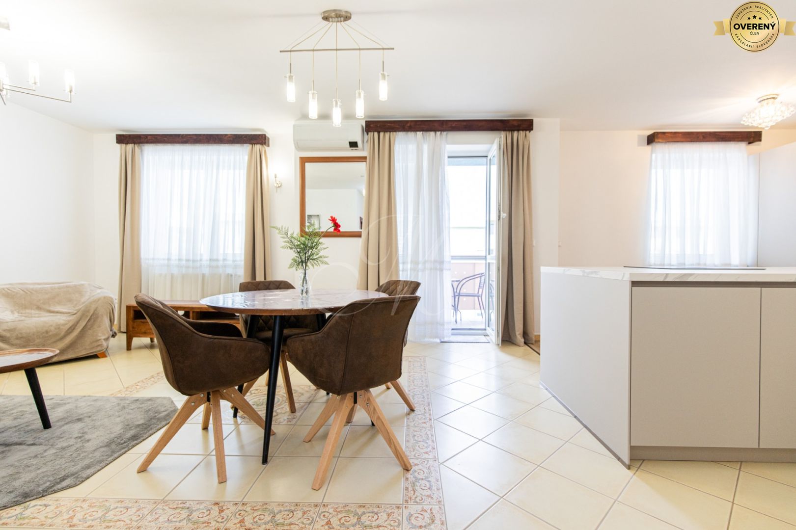 metropolitan krásny 3i byt s balkónom na prenájom