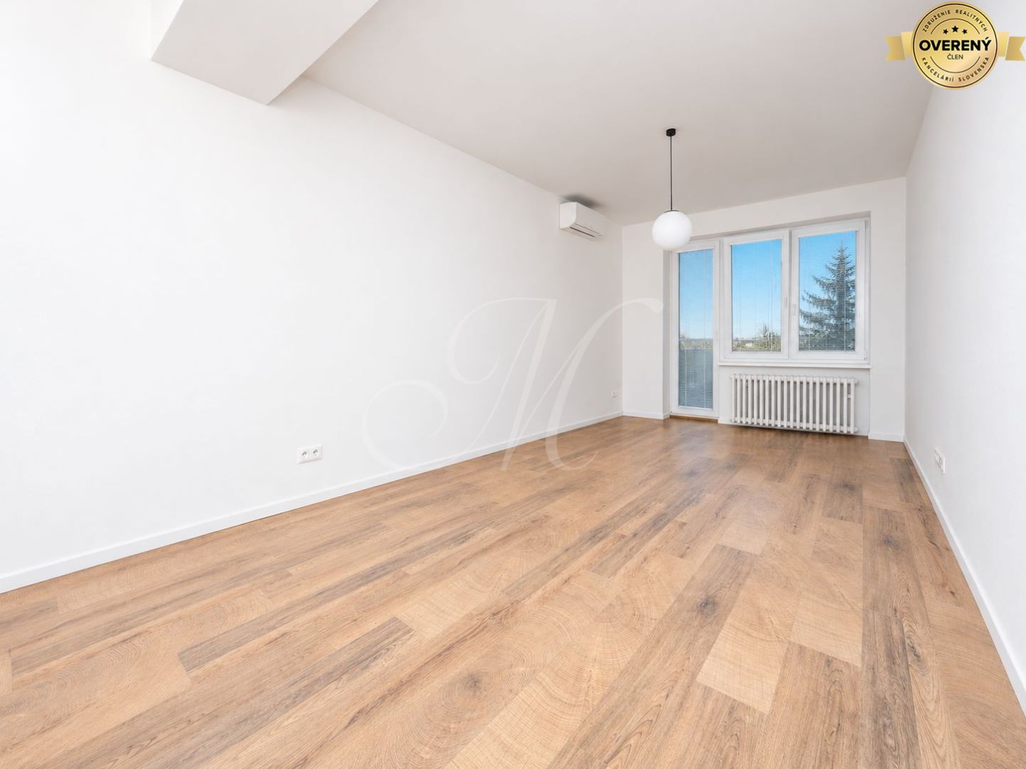 metropolitan svetlý 2i byt s balkónom, staré mesto