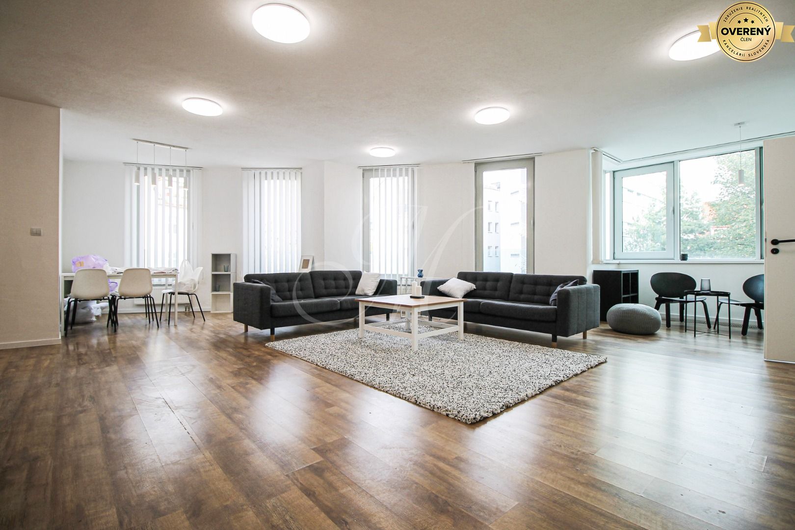 metropolitan priestranný 5 izbový byt s parkovan