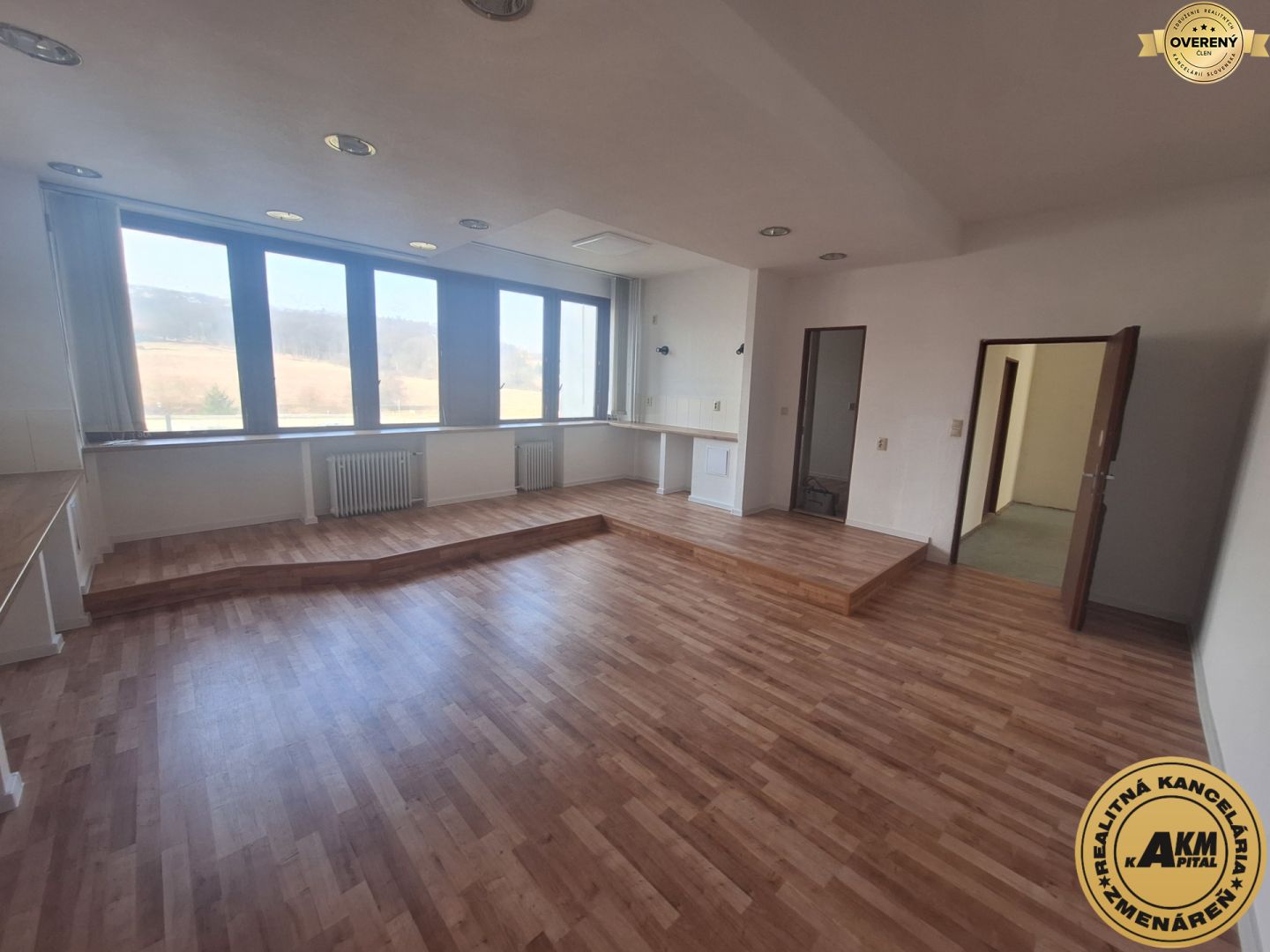 priestor pre služby na prenájom, 36 m2, tulska ul., zvolen - západ