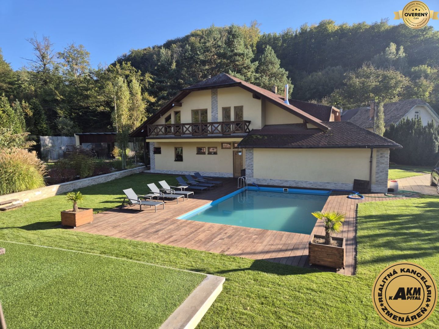 priestranný rodinný dom s bazénom a záhradou - žarnovica 1800m2