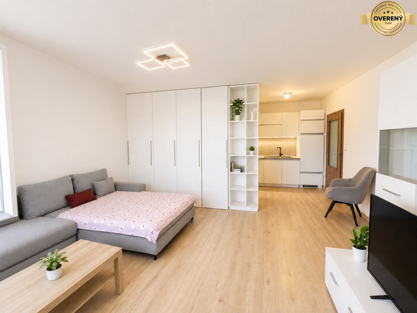 zariadený 1-izbový byt s výmerou 35 m² v šamoríne, sídlisko platan