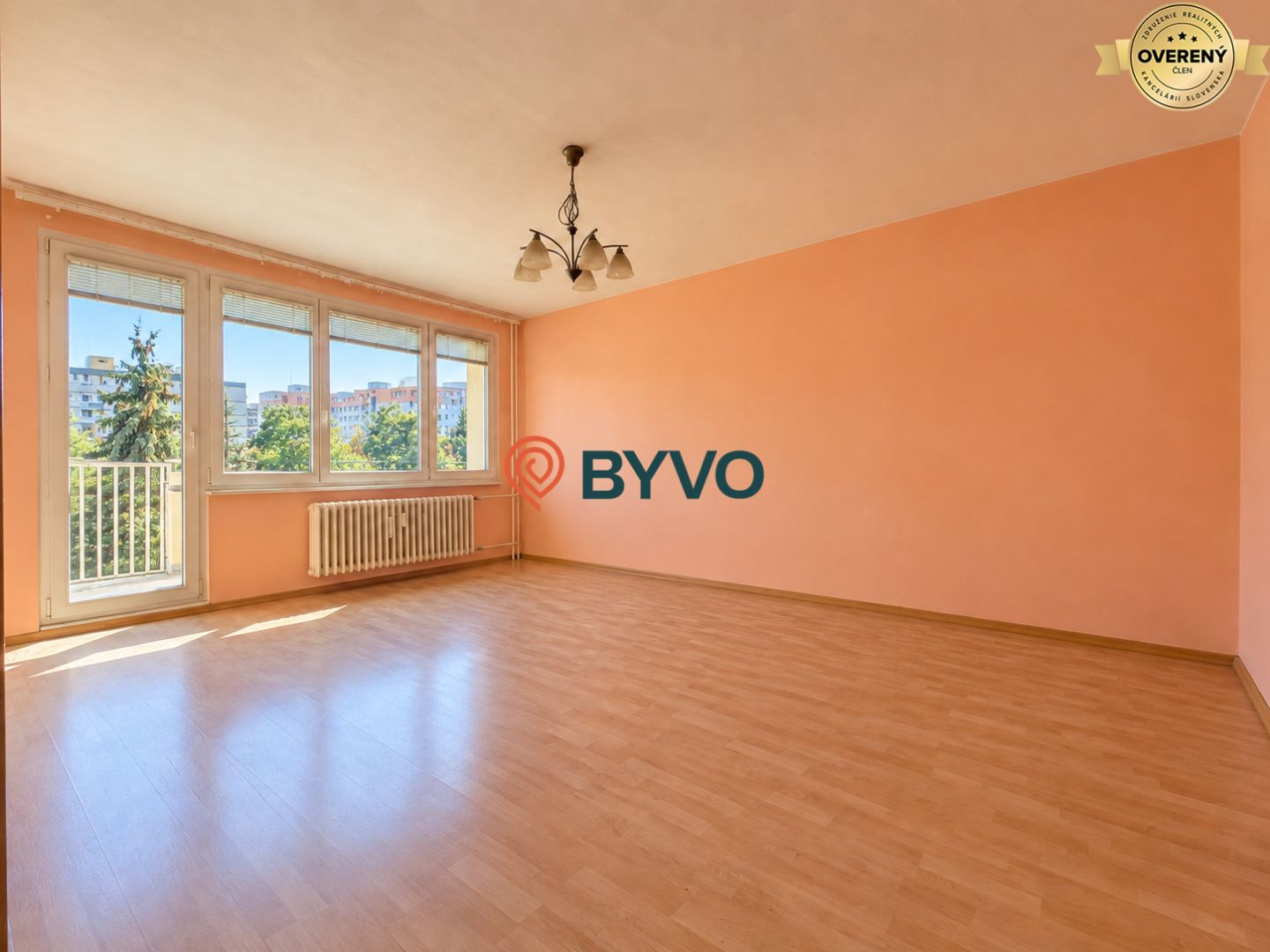 investičný 3-izbový byt na prerábku s vlastným parkovaním hradská